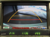 バックモニター付きです。モニターにはガイド線も表示されます。