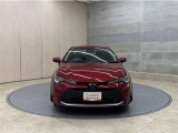 お車購入のポイントとなるフロントマスクです!シャープな目つきが印象的なデザインのヘッドランプです。