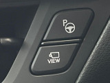 【リモート機能つきアドバンストパーク】専用スマートフォンアプリの使用で、車外から遠隔駐車・出庫が可能な先進機能。広い場所で乗り降りしたい時に便利です♪