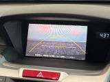 【バックカメラ】リバースにするだけで映ります、後方の安全確認や、狭い駐車場での車庫入れ、雨の日や夜間など視界の悪い時に便利です!安全にバックする為には欠かせない装備です。