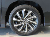 純正のアルミホイール装着車です。タイヤサイズは205/55R17です。