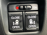 ★【両側電動スライドドア】 駐車場で隣の車が近い時、狭くて乗りにくい時ありますね、でもスライドドアなら開けた時に幅を取らず、とっても乗り降りが簡単です。大きな荷物の出し入れも後席から可能♪