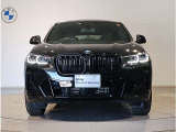 【キドニーグリル】BMWは約90年もの間、ほぼ全ての車両にひと目でBMWだと分かるこの特徴的なフロントグリルが備えられ、デザイン・アイコンとして親しまれてきました。