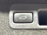 【パワーバックドア】スマートキーや運転席のボタンを押すだけでリアゲートが自動で開閉します!荷物を持っている時や、高い位置にあるバックドアを閉める際に便利な機能です♪