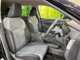 運転席シート廻りは使用感も少なく、良好な状態となっています。前オーナー様が丁寧に使っていたことがよくわかりますね。
