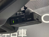 万が一の事故のときに証拠としても使えるドライブレコーダーが装備されています。