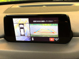 【360&deg;ビューモニター】専用のカメラにより、上から見下ろしたような視点で360度クルマの周囲を確認することができます☆死角部分も確認しやすく、狭い場所での切り返しや駐車もスムーズに行えます。