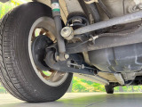 お車を安心してお乗りいただく為には、足回りの定期点検が欠かせません。サービスサポート(有償保証)では無料点検もご提供しており、安心のカーライフをお過ごしいただけるサポート体制が整っています。