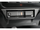 ETCは運転席インパネ右下に専用カバーによって埋め込まれています