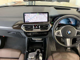 アウトバーンでの走行を見据えたBMWのブレーキシステムはもしもの時にもいち早くマシンを停止してくれます。