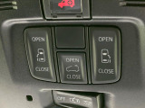 【両側パワースライドドア】スマートキーや運転席のスイッチで後席両側スライドドアの開閉が可能♪電動だから力を入れてドアを開ける必要が無く、小さなお子様でも簡単に開け閉めでき快適です♪