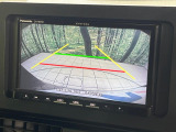 【バックカメラ】駐車時に後方がリアルタイム映像で確認できます。大型商業施設や立体駐車場での駐車時や、夜間のバック時に大活躍!運転スキルに関わらず、今や必須となった装備のひとつです!