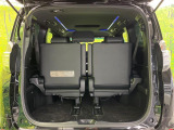 普段のお買い物や通勤、送迎等に十分な荷室スペースを確保しております。セカンドシートを倒すと、大きな荷物の積載も可能です♪