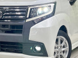 【LEDヘッドライト】悪天候や夜間走行時も良好な視界を確保し安心して運転できる高輝度LEDヘッドライトを装備!点灯速度が早く、消費電力も抑えられています。