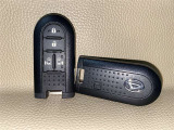 【スマートキー】キーを取り出さずにドアを施錠&解錠。クルマの始動も可能です。