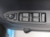 パワーウィンドゥ 運転席ドアスイッチ照明付です。電動格納ミラーも手元でワンモーションで可能です。