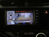 パノラミックビューモニター付きです。車両を上から見たような映像をディスプレイオーディオ画面に表示。運転席からの目視だけでは見にくい、車両周辺の状況をリアルタイムでしっかり確認できます。