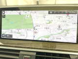 ●純正ナビ:一体感のあるナビは、高級感ある車内を演出してくれます。オーディオ機能も充実しておりますので、運転もより楽しめます♪