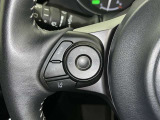 ステアリングスイッチ装備!運転しながら手元でオーディオの操作などができます。
