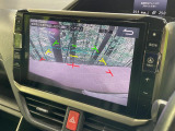 【バックカメラ】駐車時に後方がリアルタイム映像で確認できます。大型商業施設や立体駐車場での駐車時や、夜間のバック時に大活躍!運転スキルに関わらず、今や必須となった装備のひとつです!
