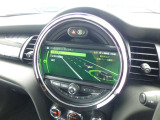 2年間走行距離無制限 MINI NEXT保証 安心のMINIエマージェンシーサービス付さらに初年度登録より4年目までは最長2年間の保証期間延長可能(有償)。※5年目のお車は1年延長プランのみとなります
