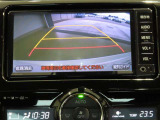 バックガイドモニターで、後方を確認しながら安心して駐車することができます。運転初心者も熟練者も必須の機能ですよ!
