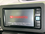 【純正ナビ】人気の純正ナビを装備しております。ナビの使いやすさはもちろん、オーディオ機能も充実!キャンプや旅行はもちろん、通勤や買い物など普段のドライブも楽しくなるはず♪