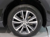 タイヤサイズは(225/60R18)で純正アルミホイールです。