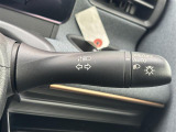 【オートライト(AUTO)】外の明るさをシステムが感知して、自動でヘッドライトが点灯します。ヘッドライトをつけ忘れを防ぐ便利機能です。