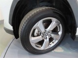 純正アルミホイール タイヤサイズは225/60R18です!