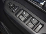 電動格納式ドアミラー・パワーウインドウを装備しています。