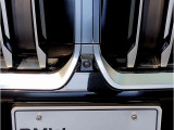 【キドニーグリル】BMWは約90年もの間、ほぼ全ての車両にひと目でBMWだと分かるこの特徴的なフロントグリルが備えられ、デザイン・アイコンとして親しまれてきました。