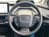 【純正革巻きステアリング】上質な革を使用することで、手にしっかり馴染みとても運転しやすいハンドルです♪
