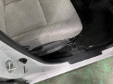 痛みの出やすい運転席シートの角、フロアマット、座面、ともに良好です