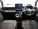 見通しのよいすっきりとした視界で、誰でも運転しやすいです。運転のしやすさは疲れにくさにも繋がりますよ♪