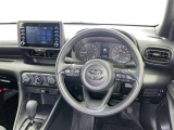運転席まわりです。 各操作スイッチは使いやすい位置に配置されてます。