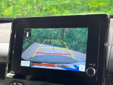 【バックカメラ】駐車時に後方がリアルタイム映像で確認できます。大型商業施設や立体駐車場での駐車時や、夜間のバック時に大活躍!運転スキルに関わらず、今や必須となった装備のひとつです!