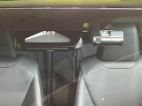 【トヨタセーフティセンス】走行中に前方の車両等を認識し、衝突しそうな時は警報とブレーキで衝突回避と被害軽減をアシスト。より安全にドライブをお楽しみいただけます。