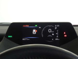 視点移動が少ないセンターメーター、ロングドライブも疲れません。