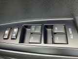 全席パワーウインドです。ドアミラーの格納調整も行えます!