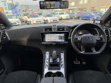 フランス車ならではのオシャレな内装がオススメです!