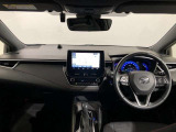 シンプルながら機能性あふれる運転席廻りです。視界性もよく、運転しやすいですよ。