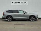 ◆サイド/流麗なプロポーションはVOLVO車の真骨頂。「美しいものと共にありたい」というオーナーの願いを満たします