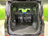 積み下ろしのしやすいデッキにはたっぷりと荷物を積み込んでいただけます。遊びから仕事まで、様々なシーンで頼れます♪