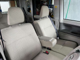 運転席シート廻りは使用感も少なく、良好な状態です!!