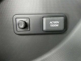 災害時にも安心。家庭用電化製品が使用できるAC100V、1500Wのコンセント付きです。