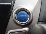 スマートキー装備車なので、キーを取り出さなくてもエンジン始動が可能です。