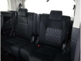 ゆとりある広々とした車内空間は、ドライブを始め買い物やレジャーなど、幅広く活躍します。一人でもみんなとでもお出かけを楽しみましょう!