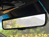 【デジタルインナーミラー】後席の大きな荷物や同乗者で後方が確認しづらい時でも安心!カメラが撮影した車両後方の映像をルームミラー内に表示。クリアな視界で状況の確認が可能です!