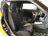 運転席シートの画像になります。